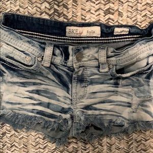 Buckle Jean shorts
